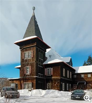 Jagdschloss Rehefeld, Kavaliersgebäude